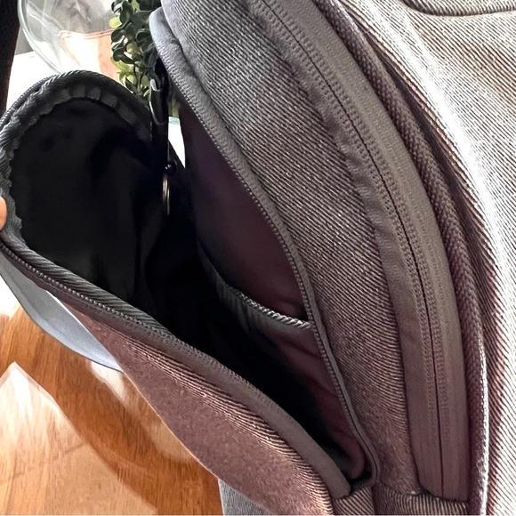 BOOQ Cobra Squeeze MacBook Backpack Gray Good Condition - Picture 10 of 16